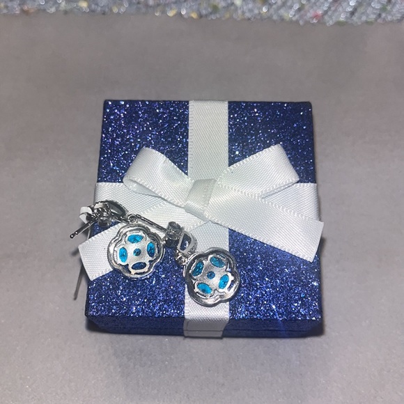 Sterling Sliver Cr. London Blue Topaz Cluster Earrings - Picture 4 of 5